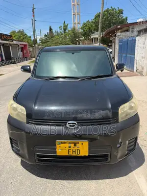 Toyota Corolla Rumion Hatchback 1.5 FWD 2010 Black