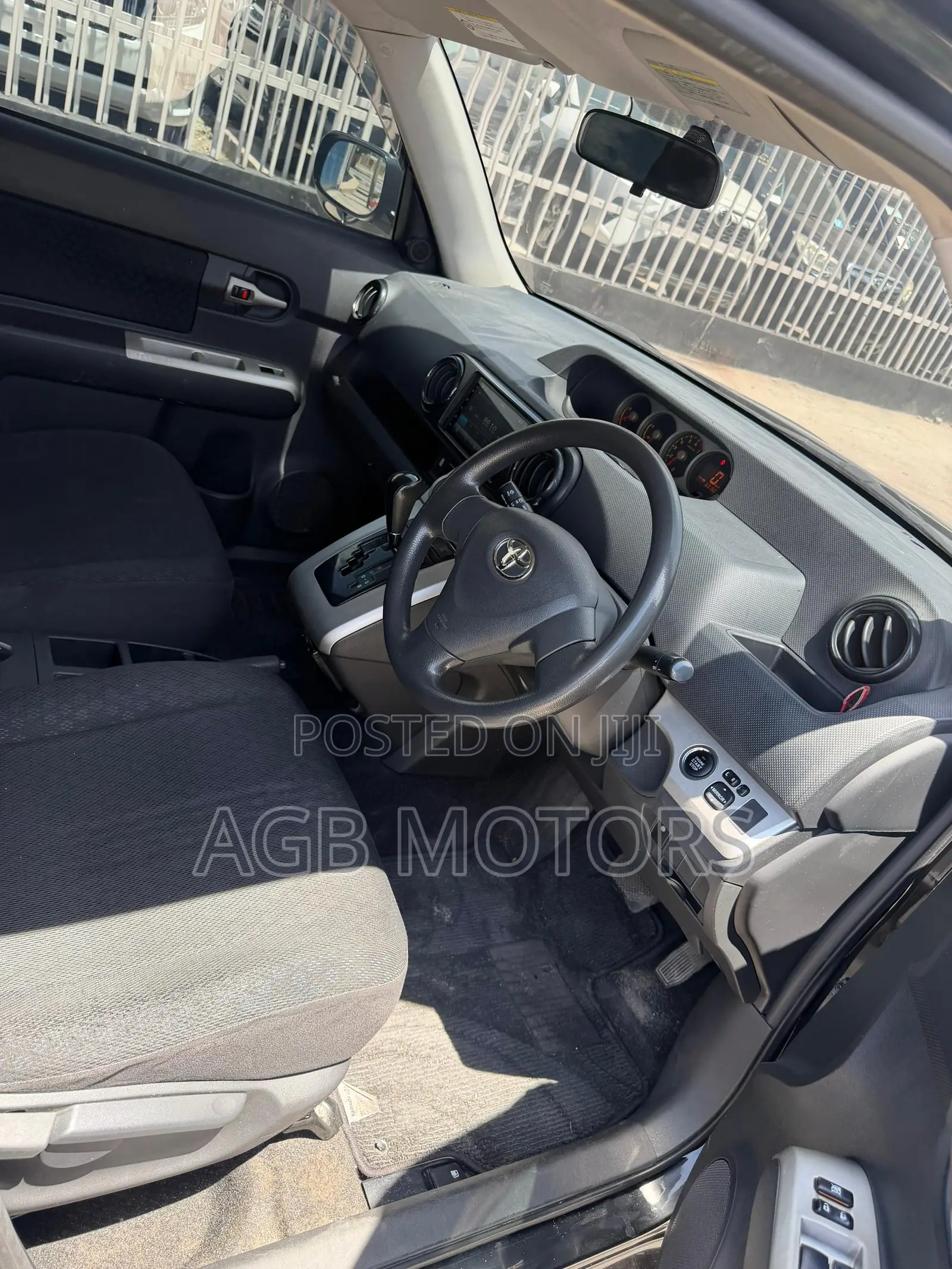 Toyota Corolla Rumion Hatchback 1.5 FWD 2010 Black