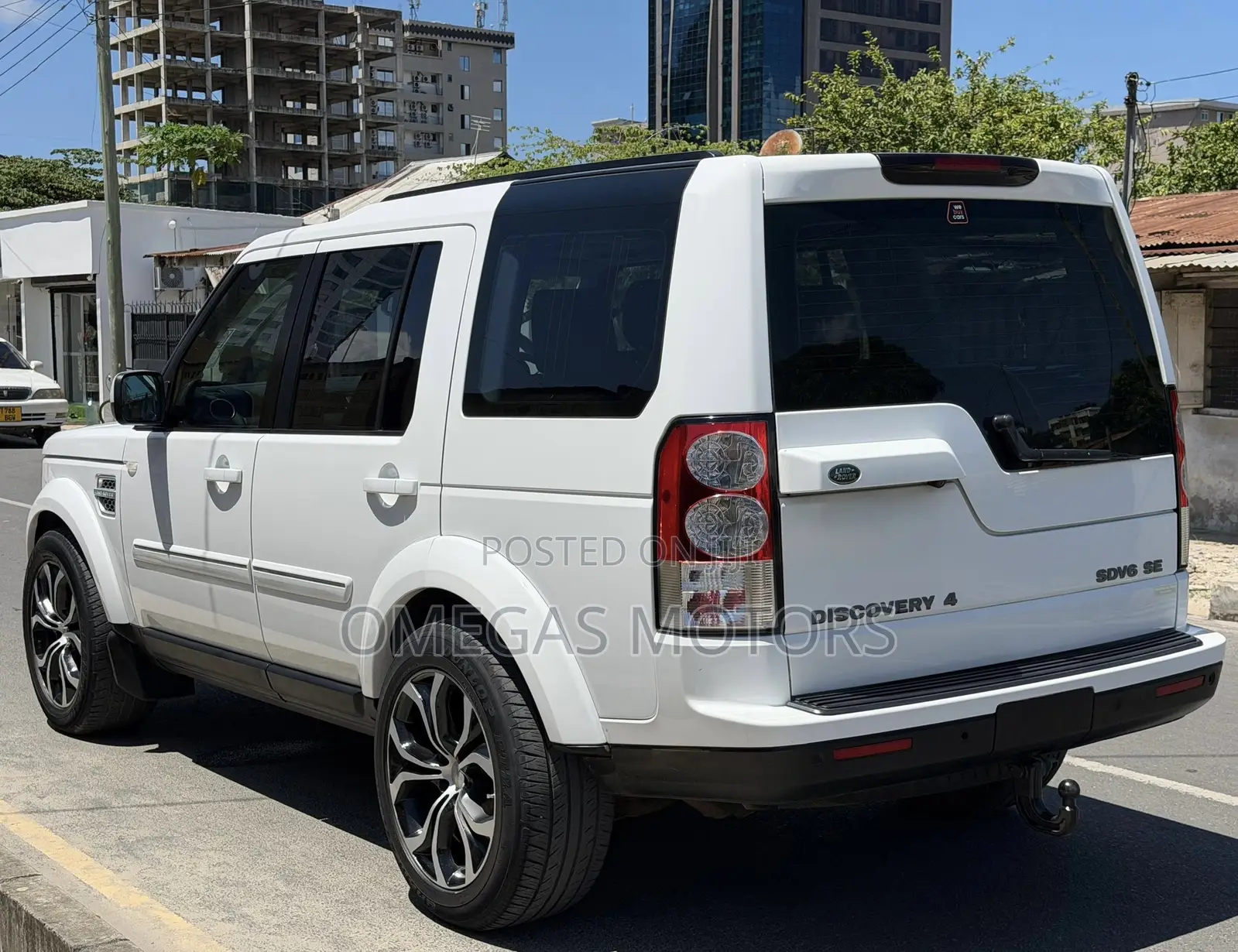 Land Rover Discovery 2013 Pearl