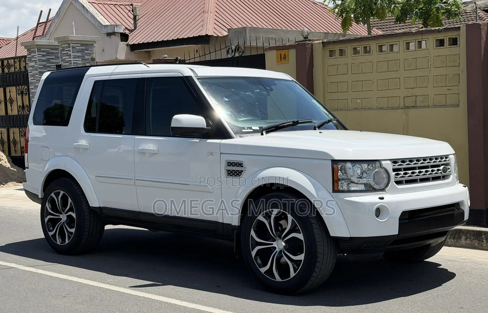 Land Rover Discovery 2013 Pearl