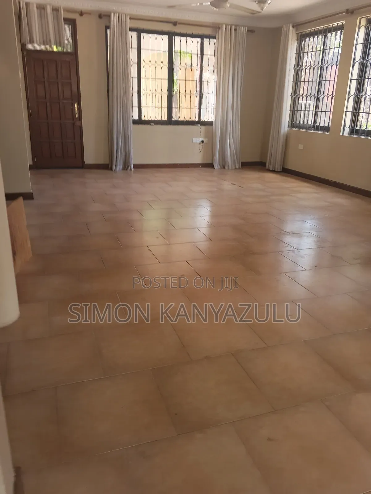 Apartment for Lent House