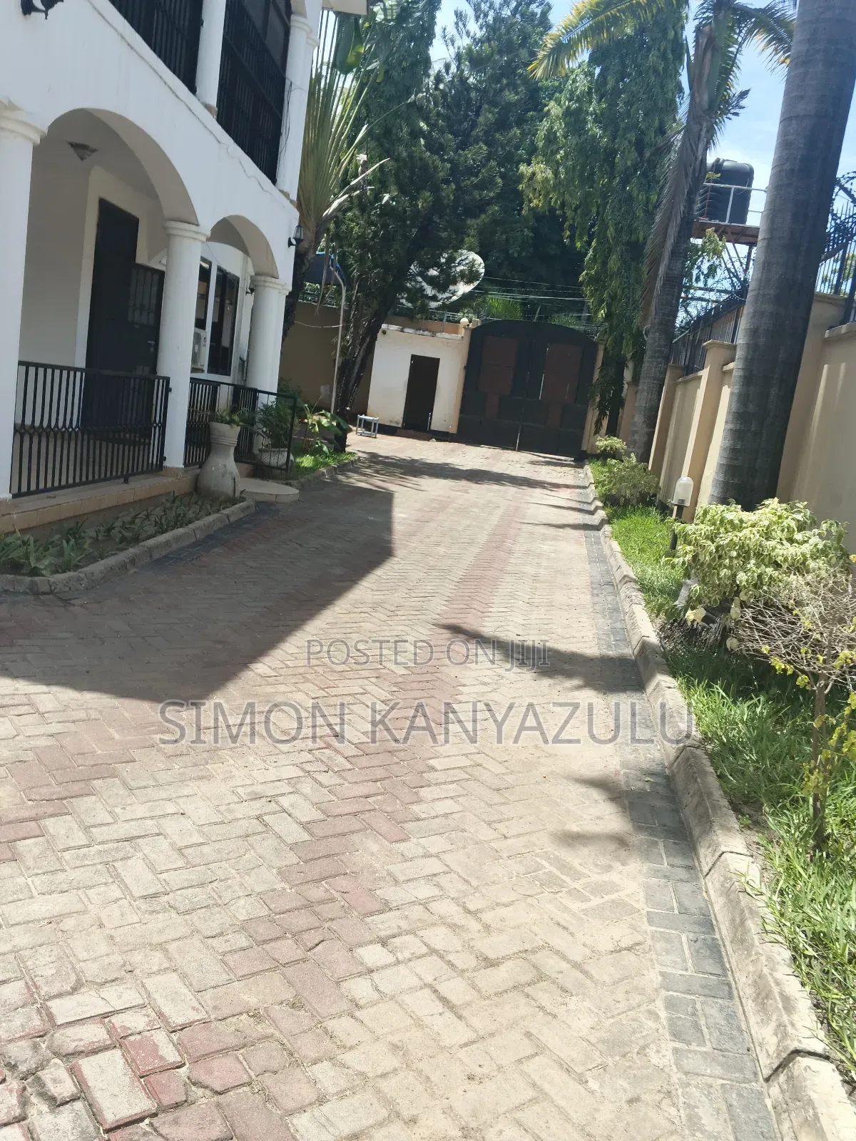 Apartment for Lent House