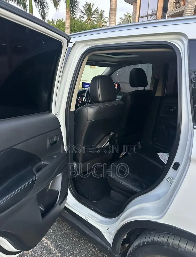 Mitsubishi Outlander 2016 White