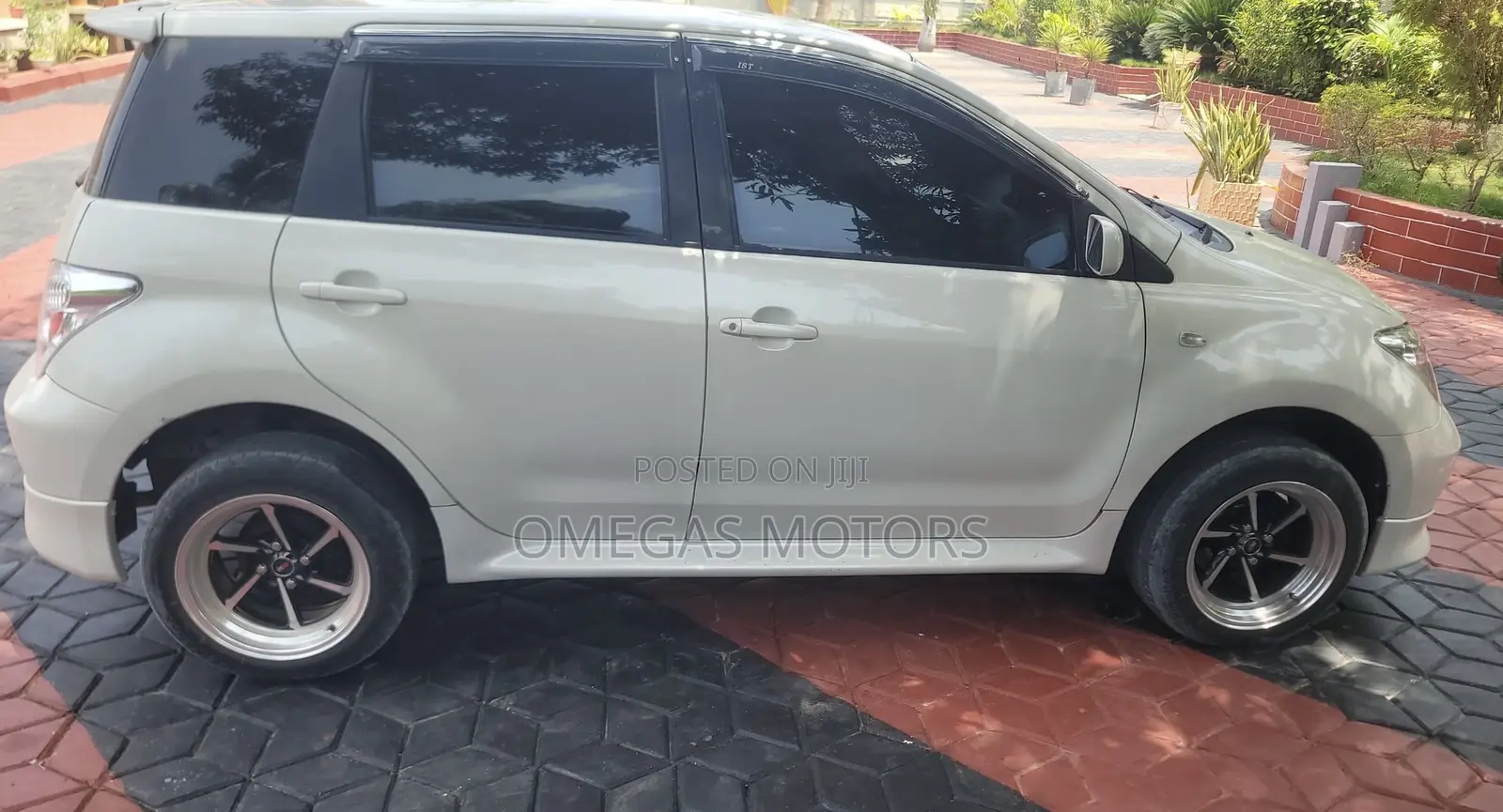 Toyota IST 2004 Pearl