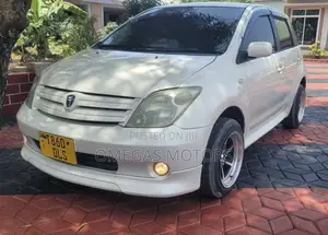 Toyota IST 2004 Pearl