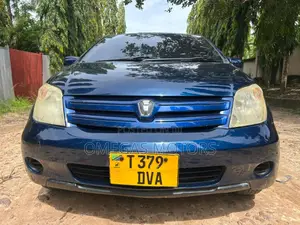 Toyota IST 2004 Blue