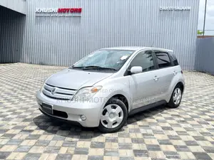 Toyota IST 2003 Silver