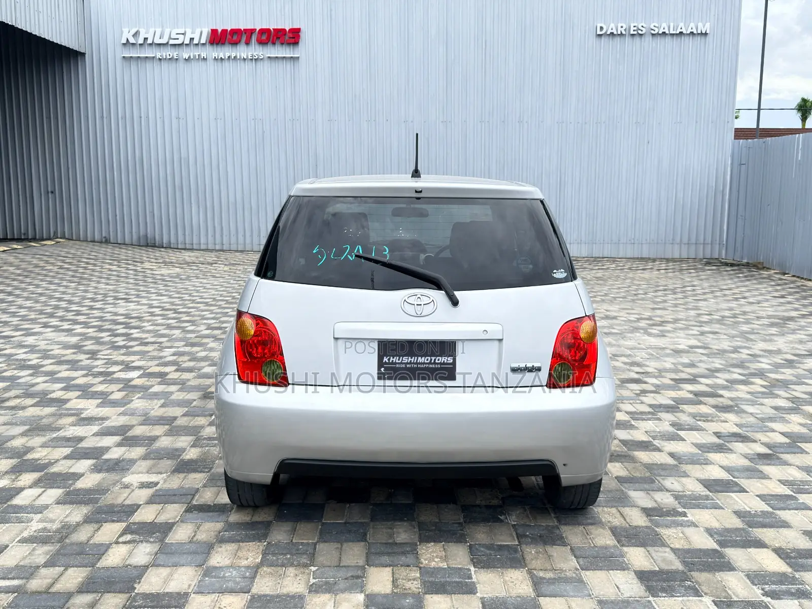 Toyota IST 2003 Silver