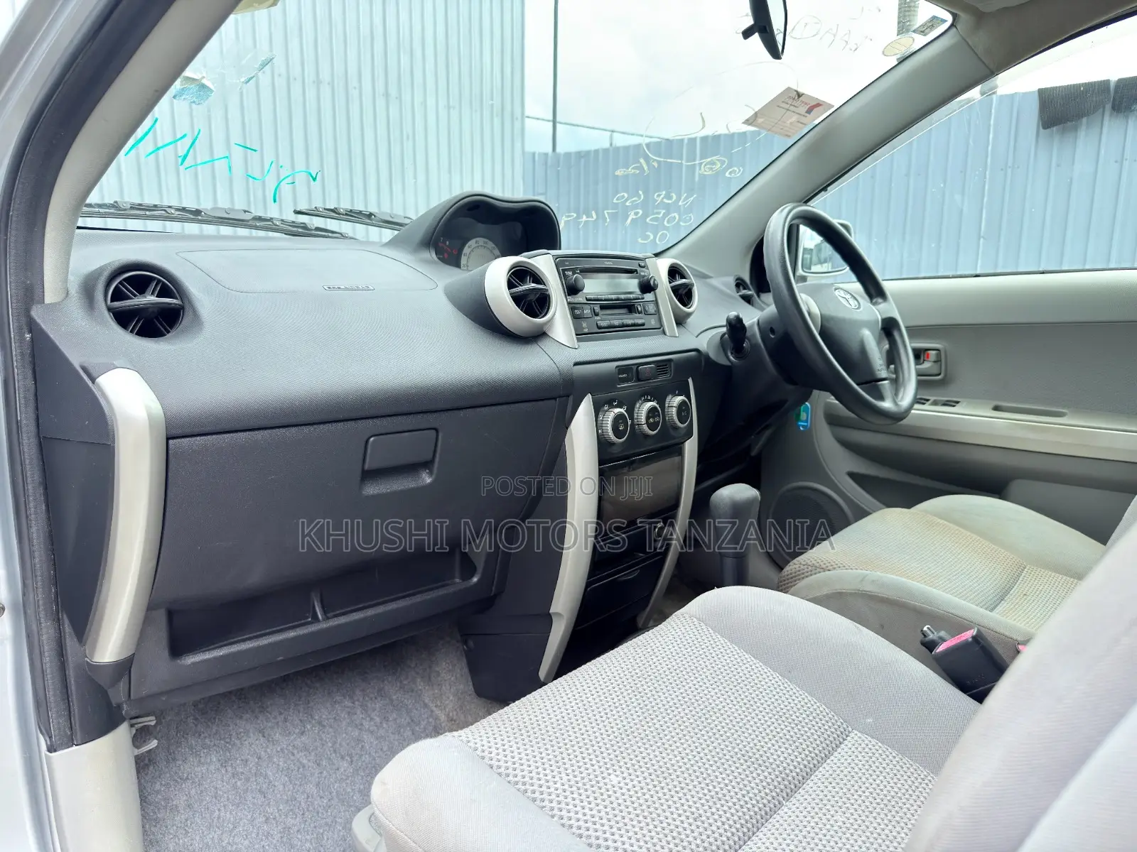 Toyota IST 2003 Silver