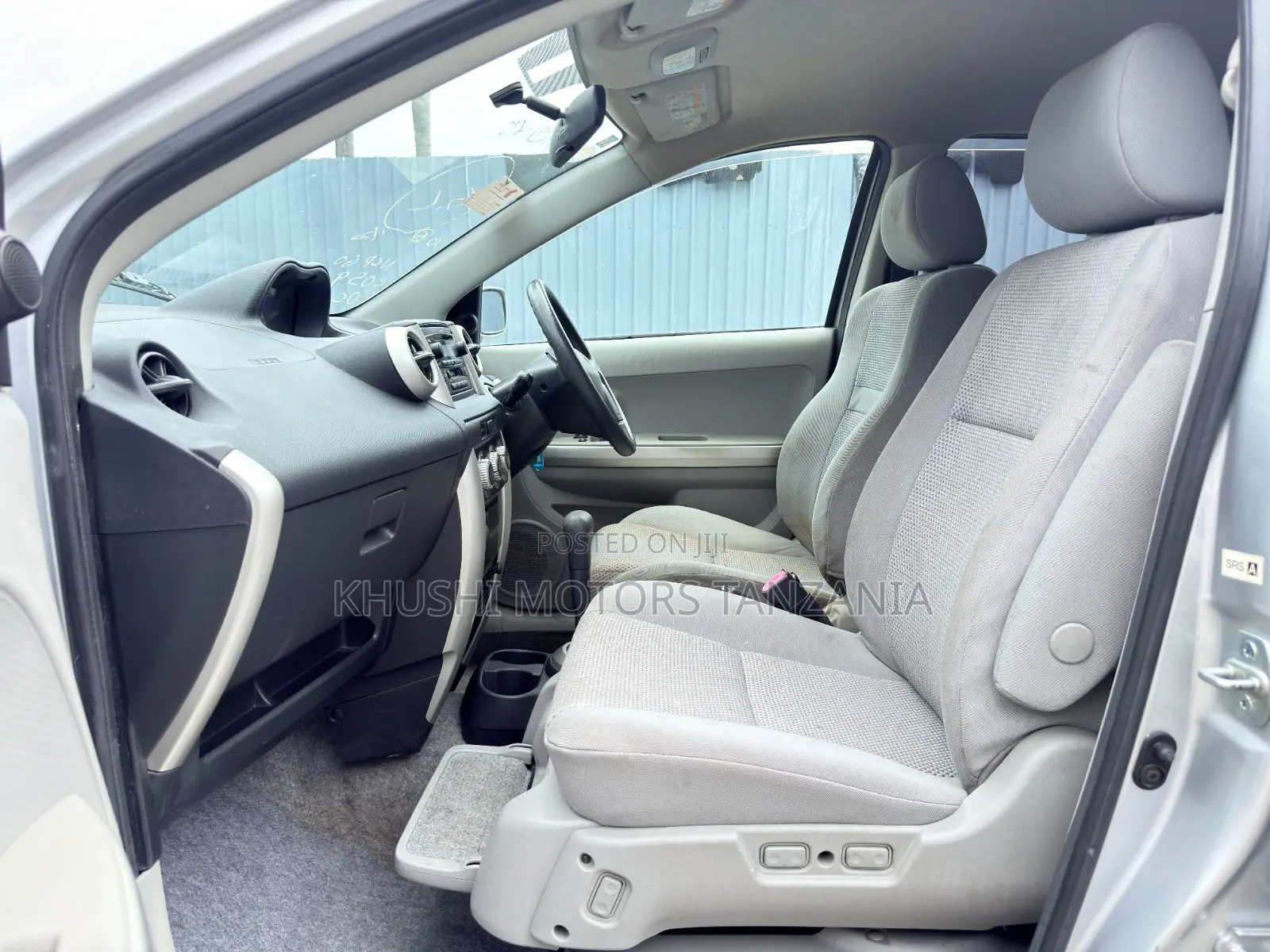 Toyota IST 2003 Silver