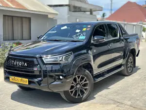 Toyota Hilux Revo Double Cab Deisel 2.4 RWD 2022 Black
