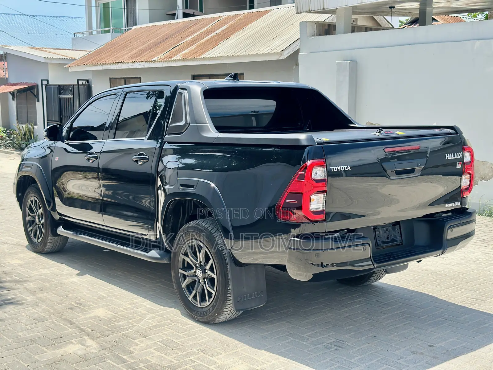 Toyota Hilux Revo Double Cab Deisel 2.4 RWD 2022 Black