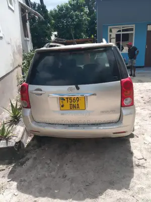 Toyota Raum 2007 Silver