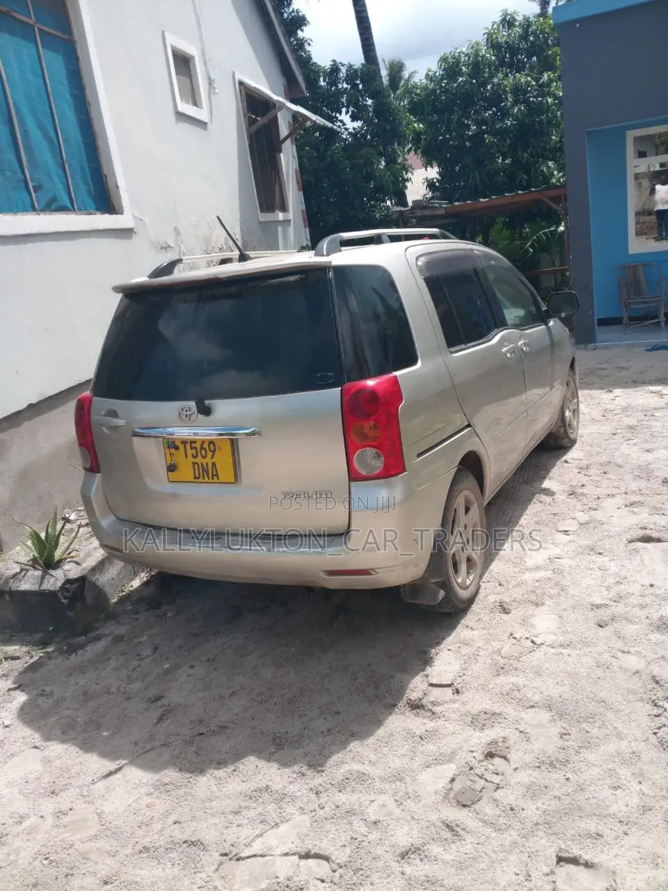 Toyota Raum 2007 Silver
