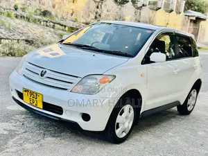 Toyota IST 2003 White