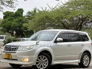 Subaru Forester 2010 Pearl