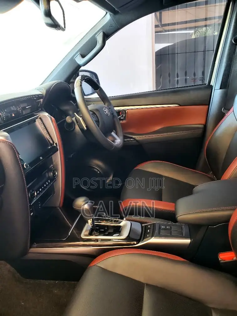 Toyota Fortuner 2024 Beige