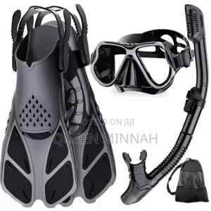 Snorkeling And Diving Gear Set
