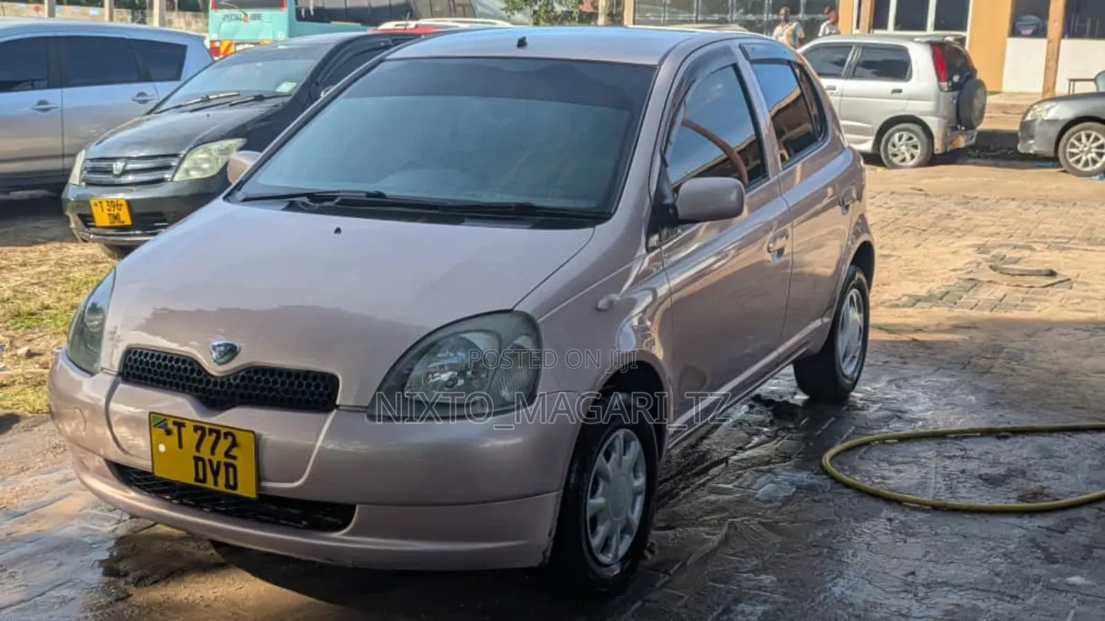 Toyota Vitz 2004 Pink