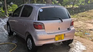 Toyota Vitz 2004 Pink