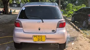 Toyota Vitz 2004 Pink