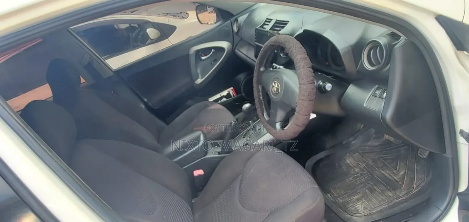 Toyota Vitz 2004 Pink