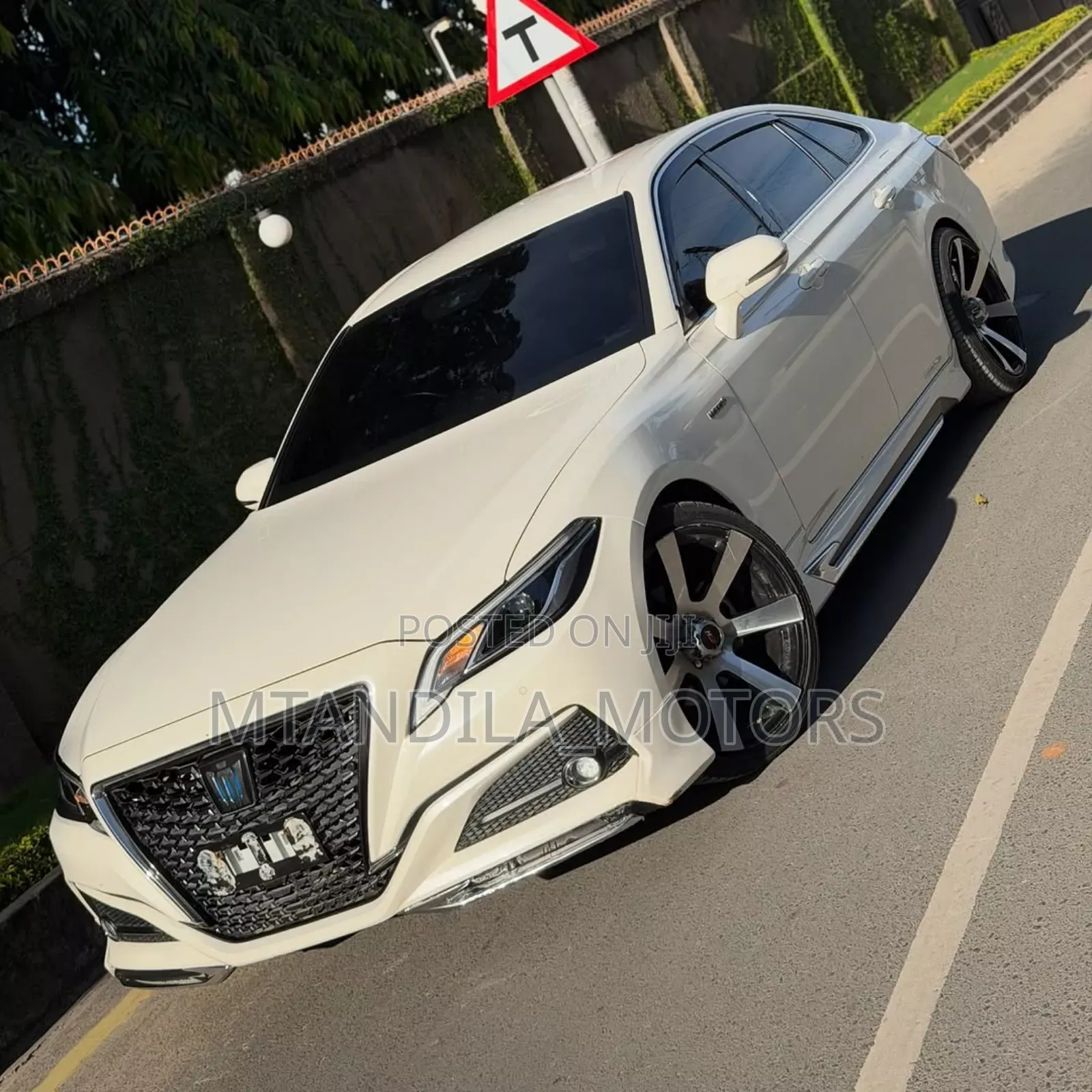Toyota Crown 2018 White