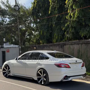 Toyota Crown 2018 White