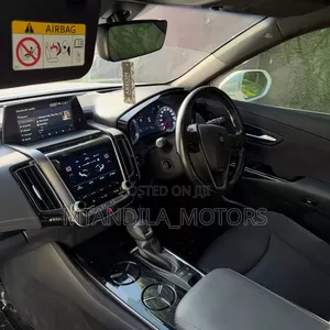Toyota Crown 2018 White