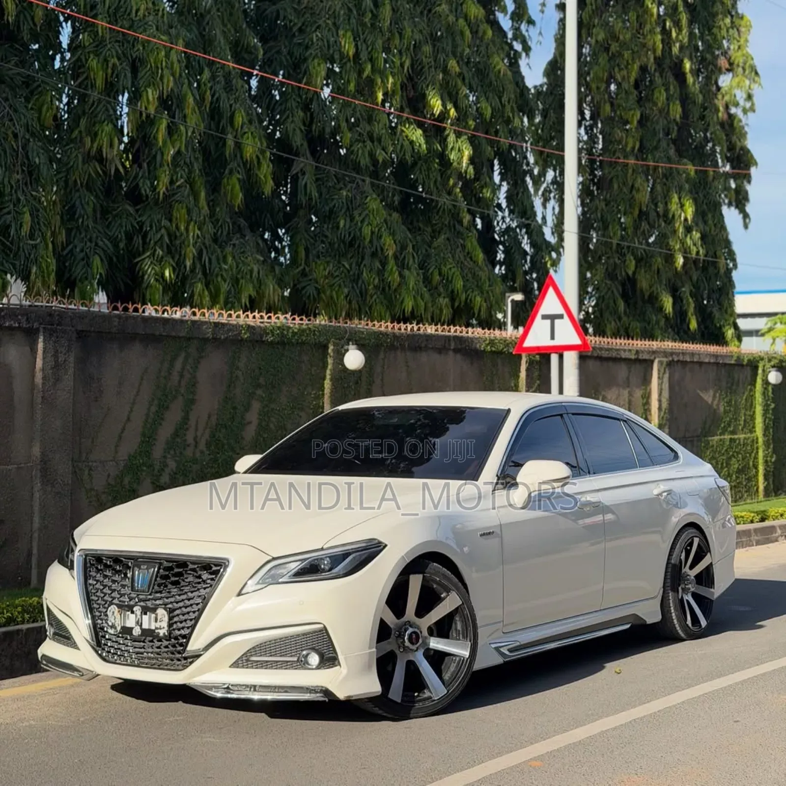 Toyota Crown 2018 White