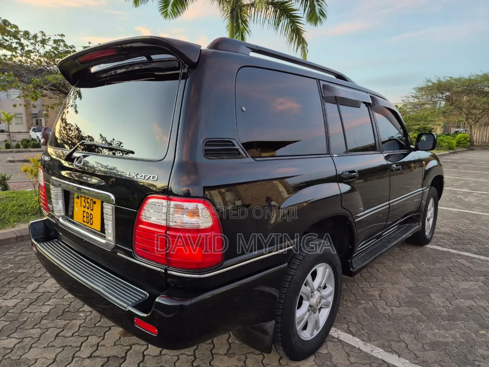 Lexus LX 470 Sport Utility 2004 Black