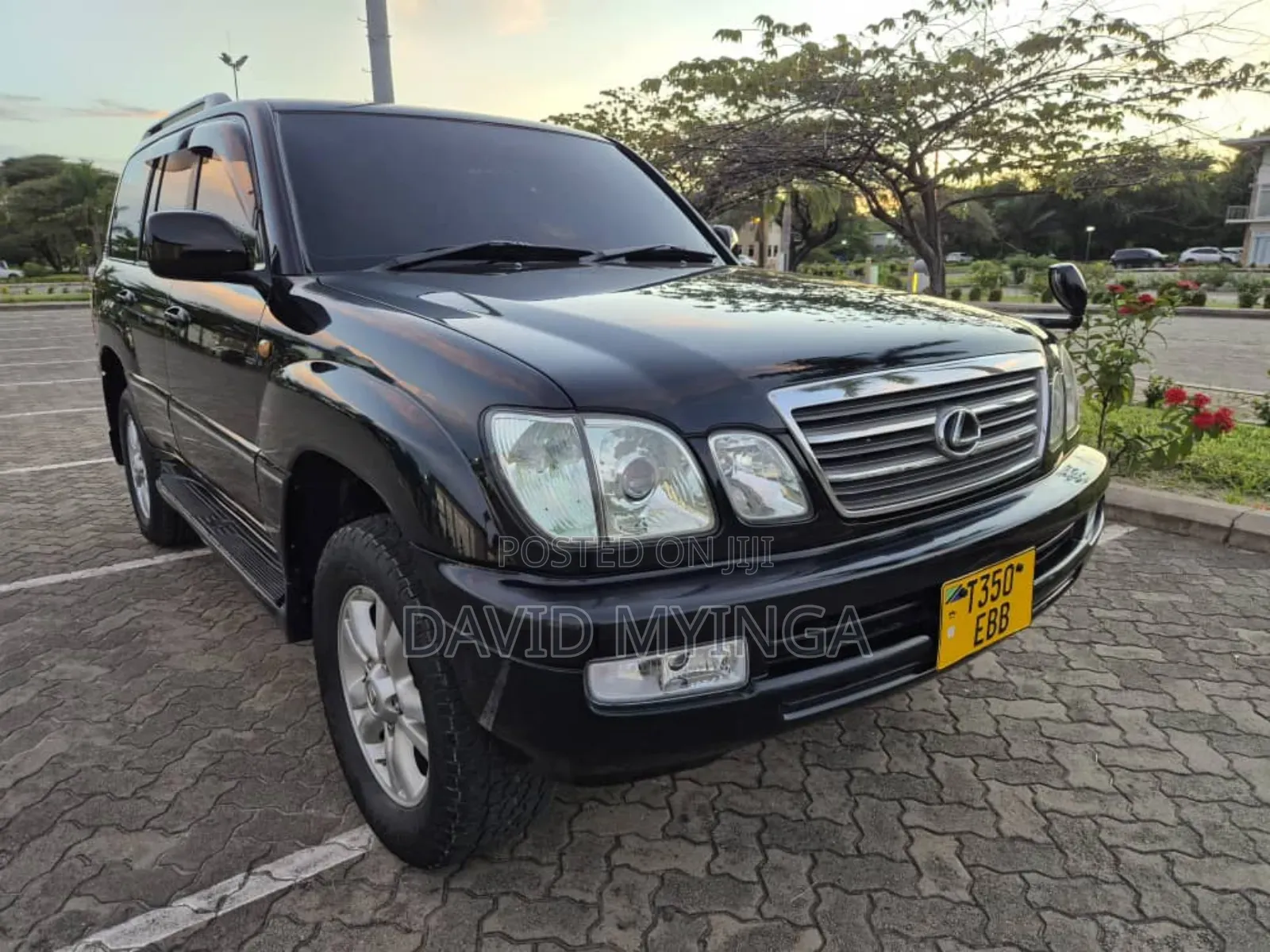 Lexus LX 470 Sport Utility 2004 Black