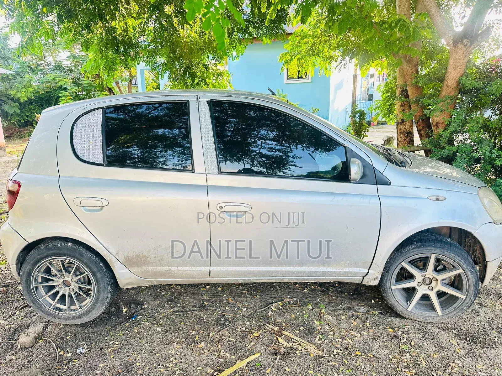 Toyota Vitz 2003 Silver