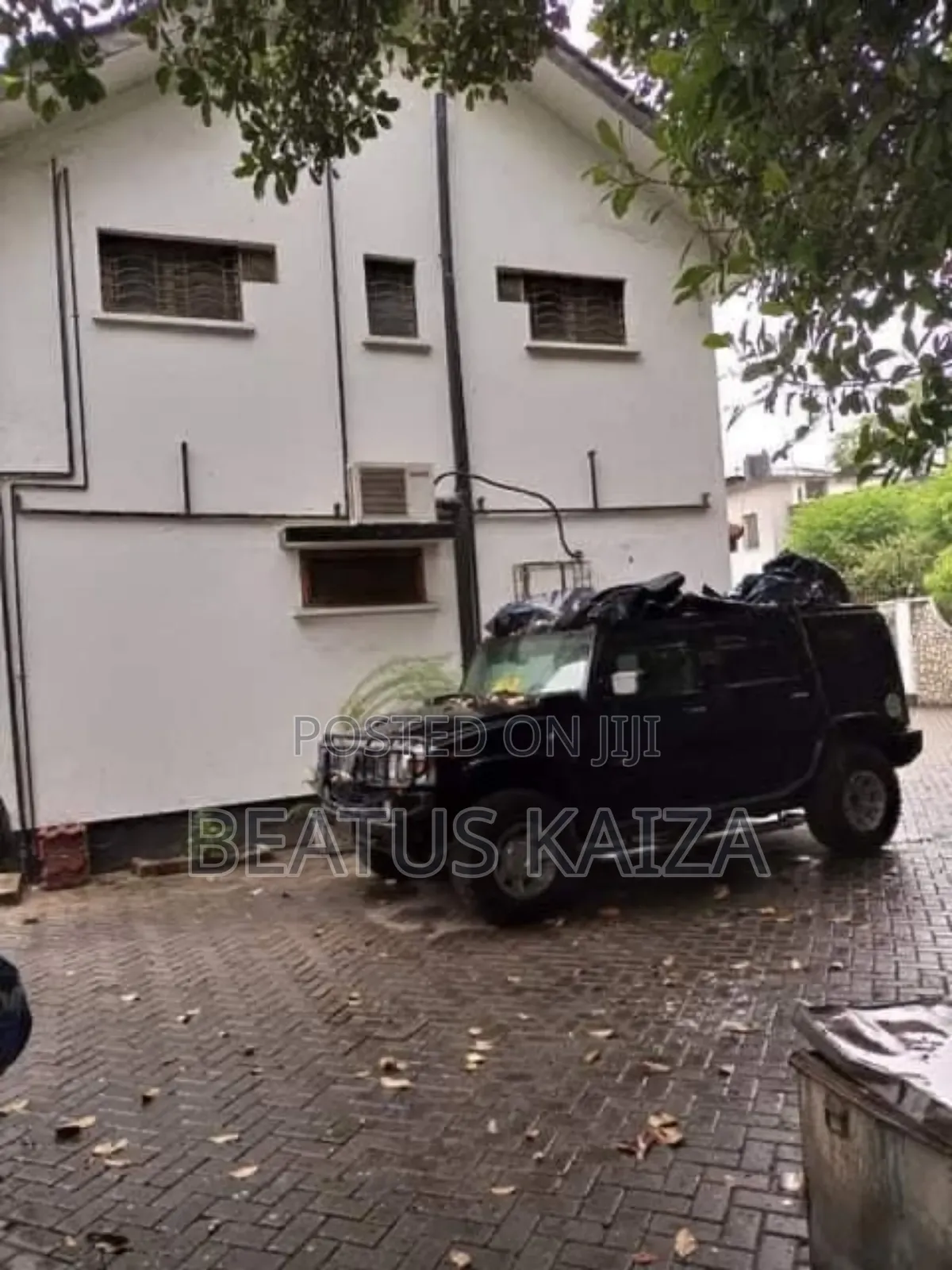5bdrm Block of Flats in Upanga for sale