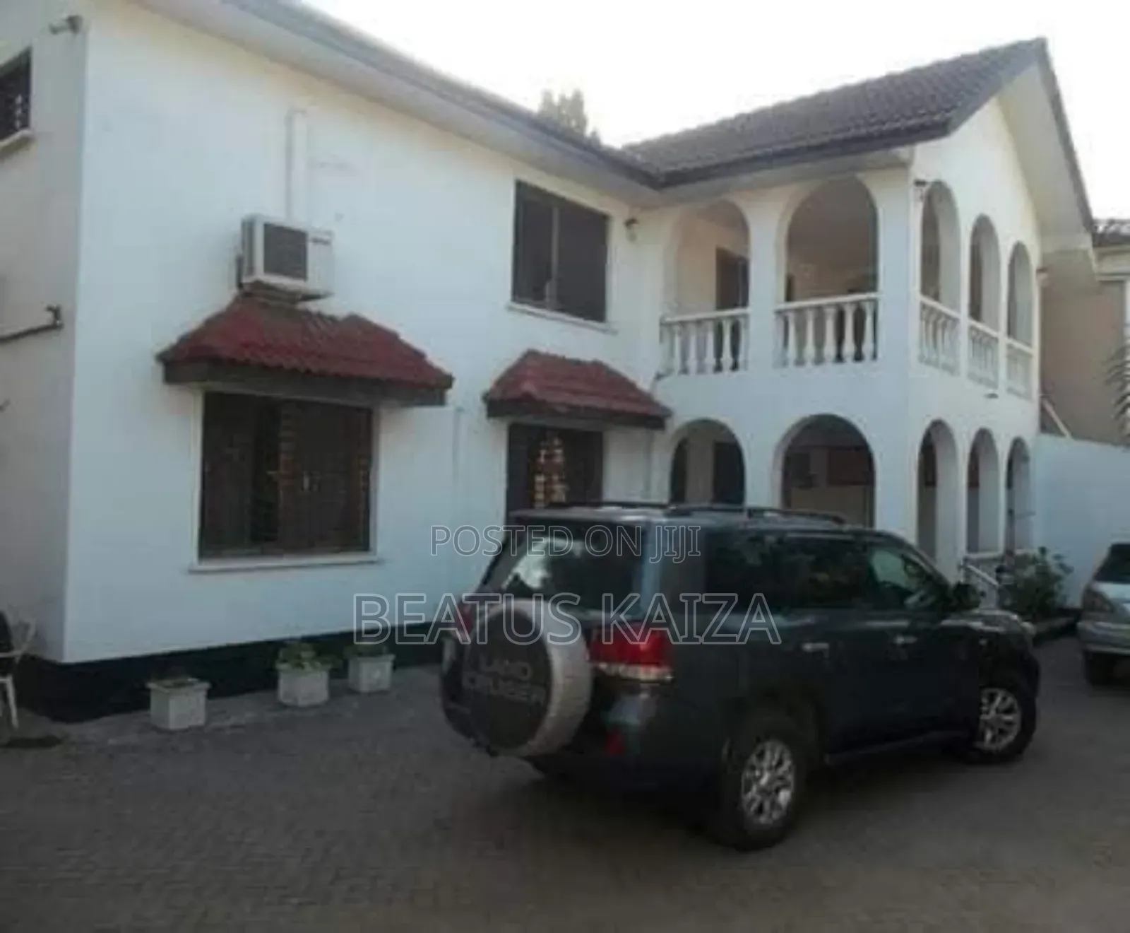 5bdrm Block of Flats in Upanga for sale