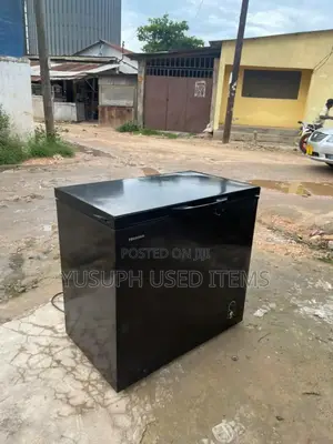 Hisense Freezer // 200l //