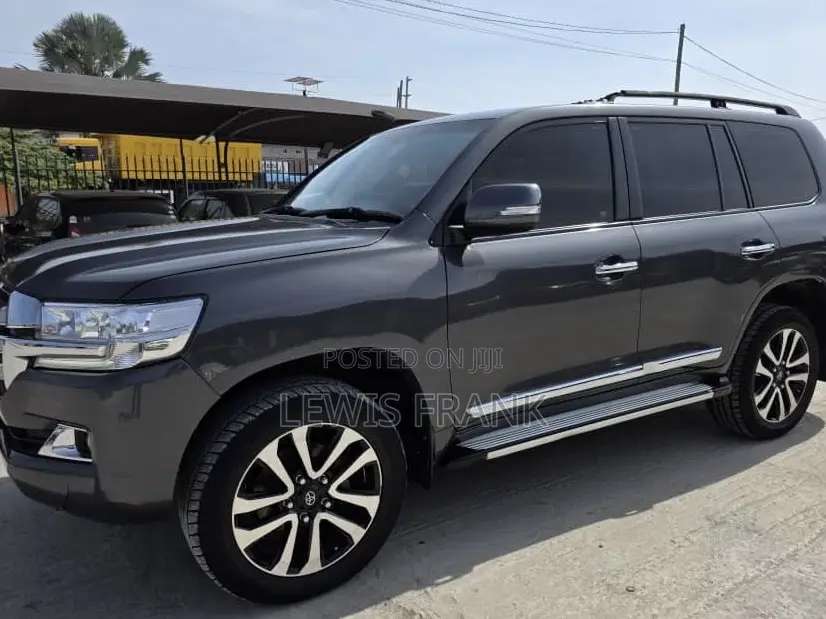 Toyota Land Cruiser 2010 Gray