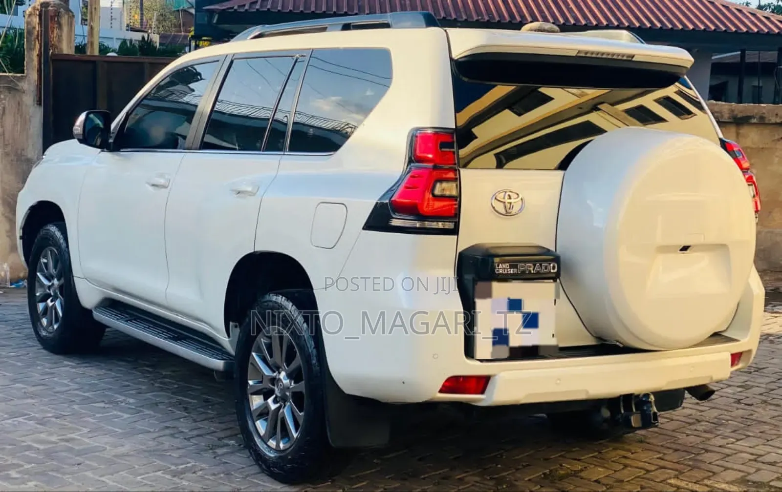 Toyota Land Cruiser Prado 2022 White