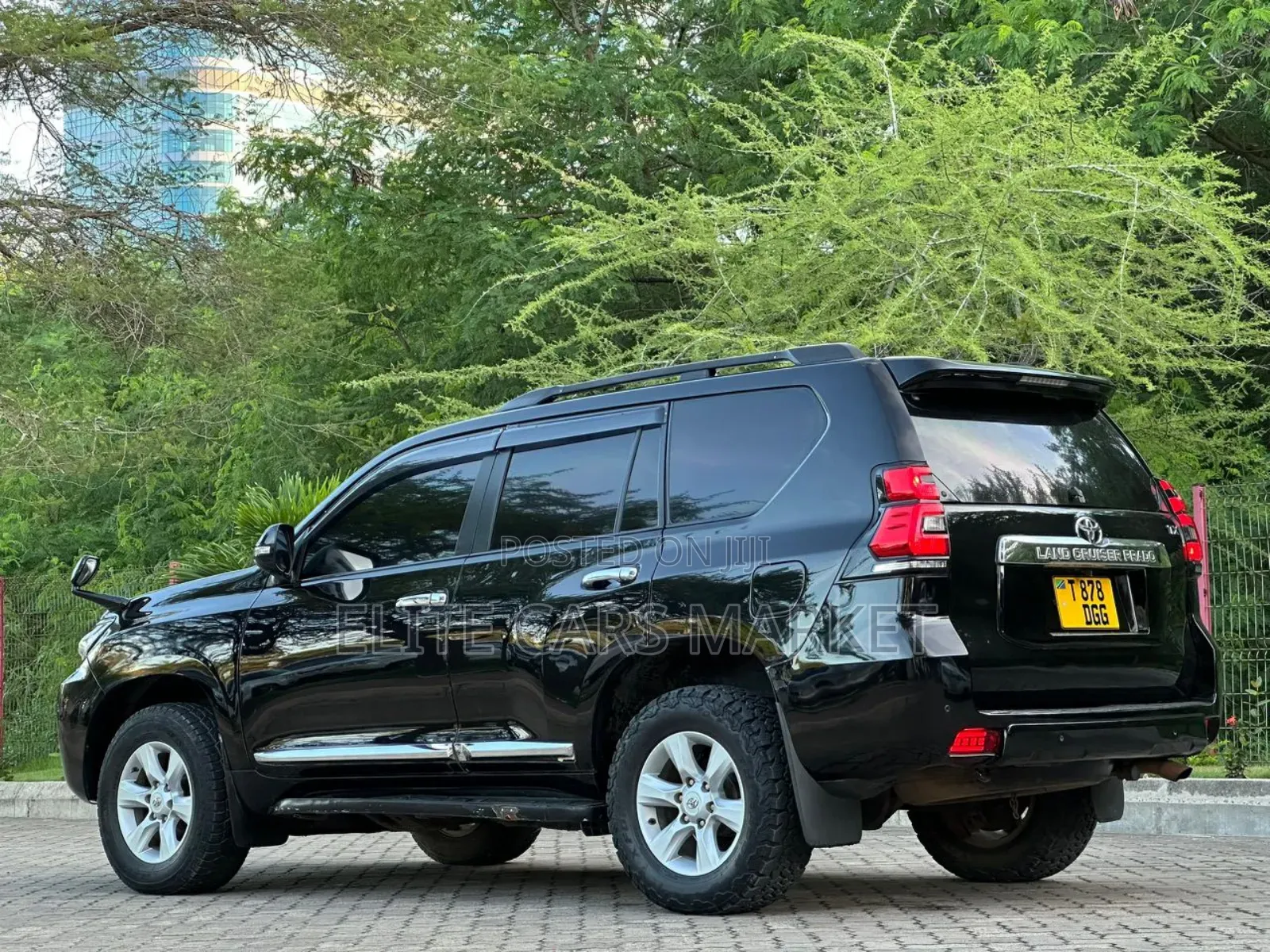 Toyota Land Cruiser Prado 2011 Black