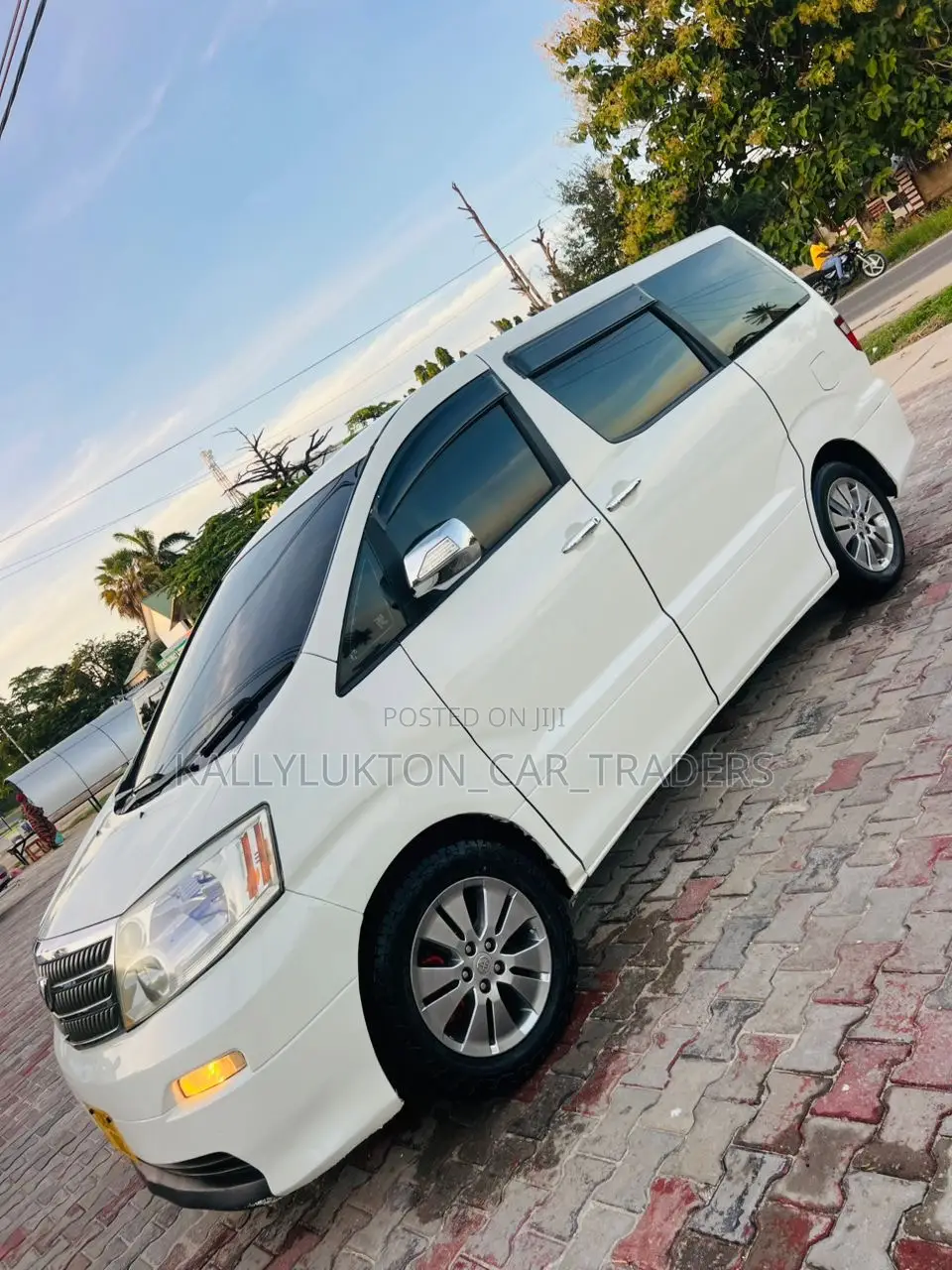 Toyota Alphard 2005 White