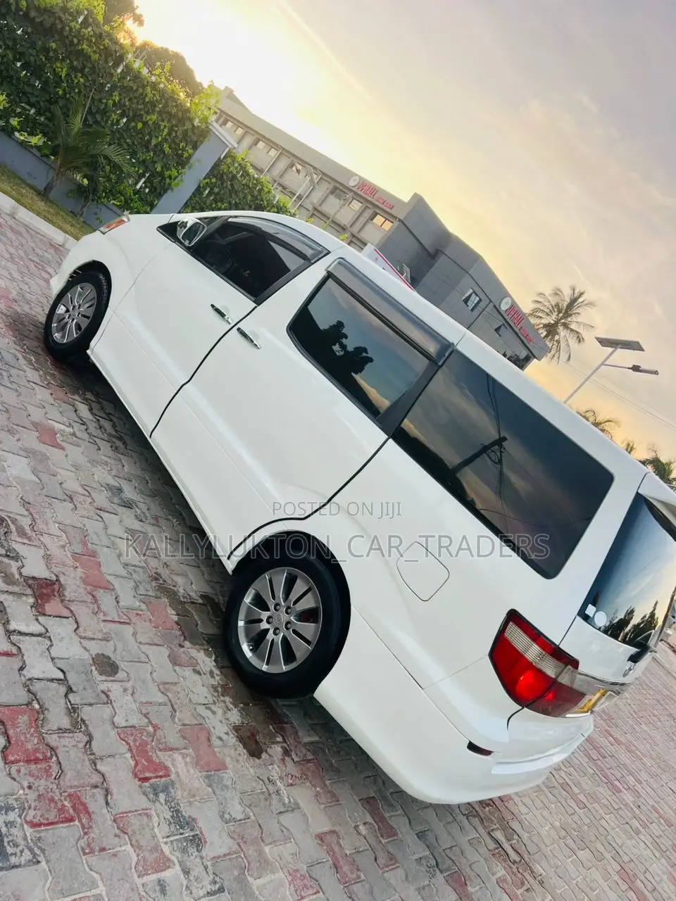 Toyota Alphard 2005 White