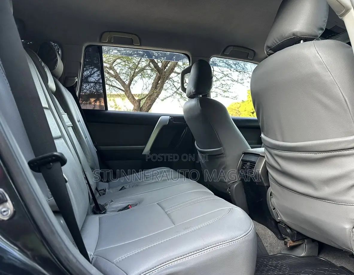 Toyota Land Cruiser Prado 2011 Black
