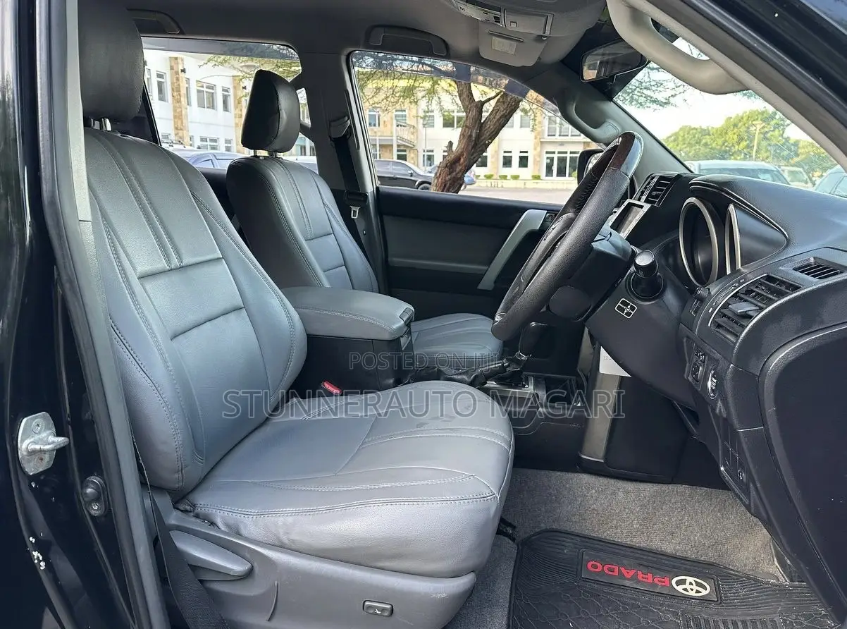 Toyota Land Cruiser Prado 2011 Black