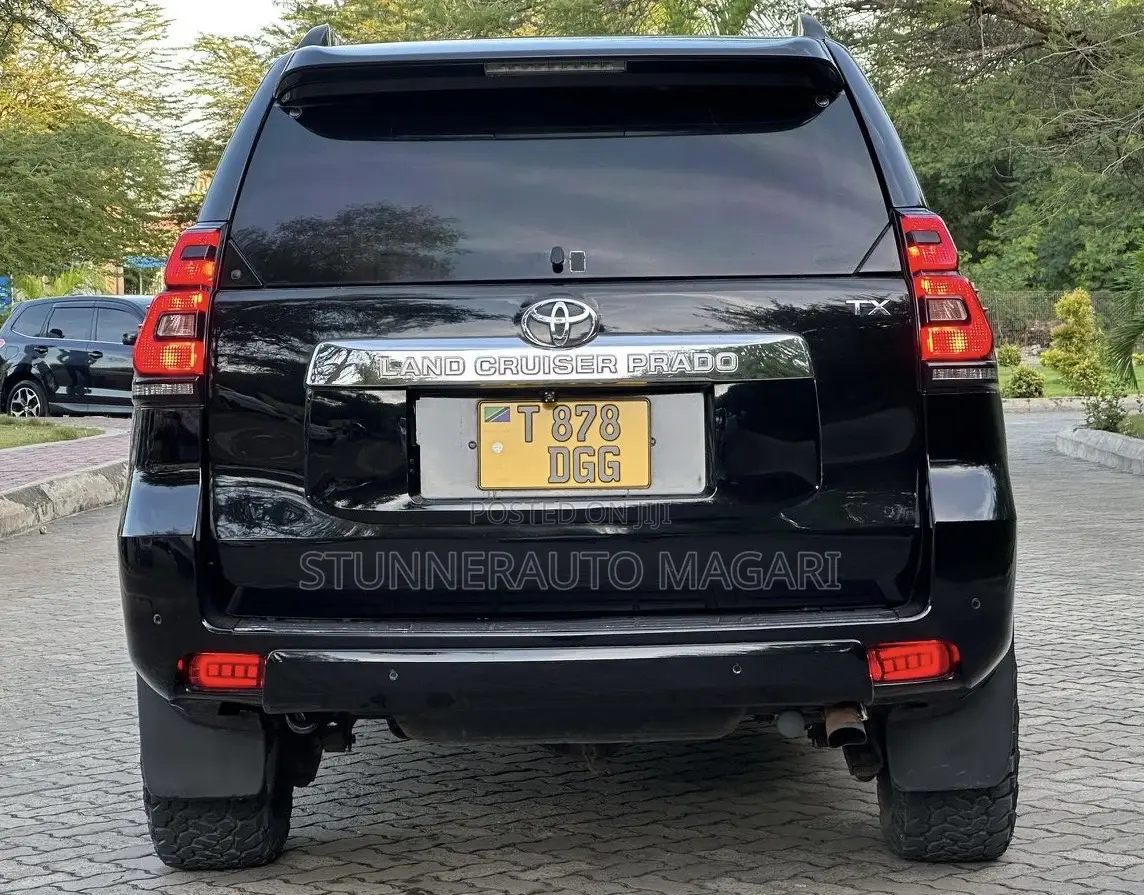 Toyota Land Cruiser Prado 2011 Black