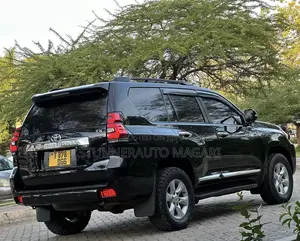 Toyota Land Cruiser Prado 2011 Black