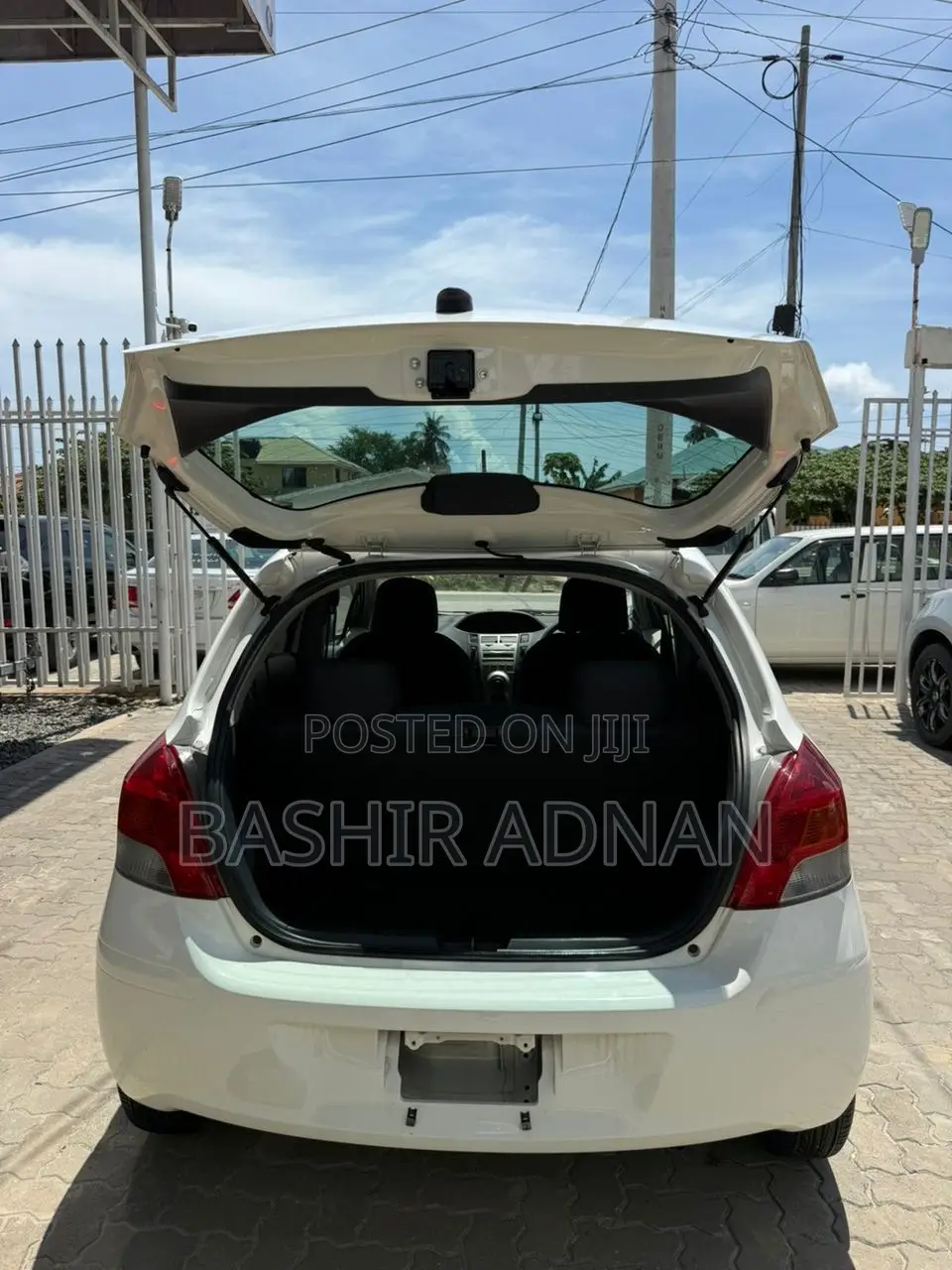 Toyota Vitz 1.0 FWD 5dr 2008 White