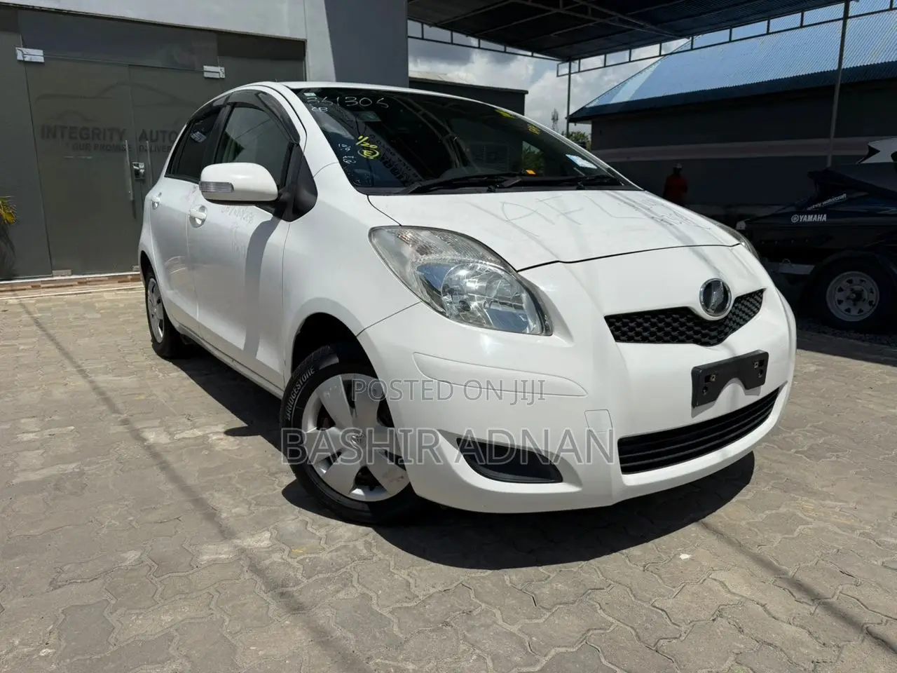 Toyota Vitz 1.0 FWD 5dr 2008 White