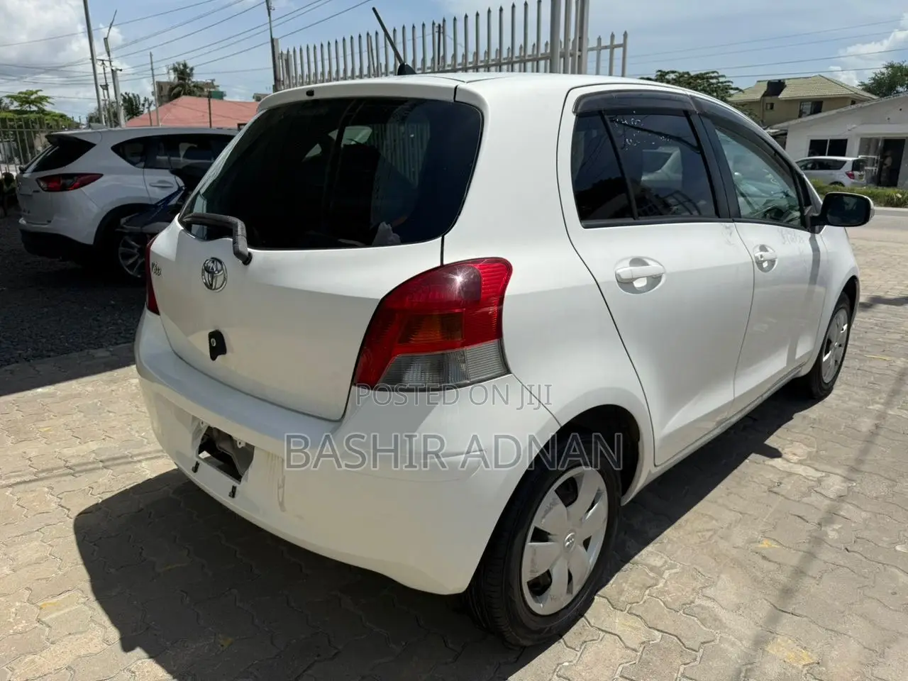 Toyota Vitz 1.0 FWD 5dr 2008 White