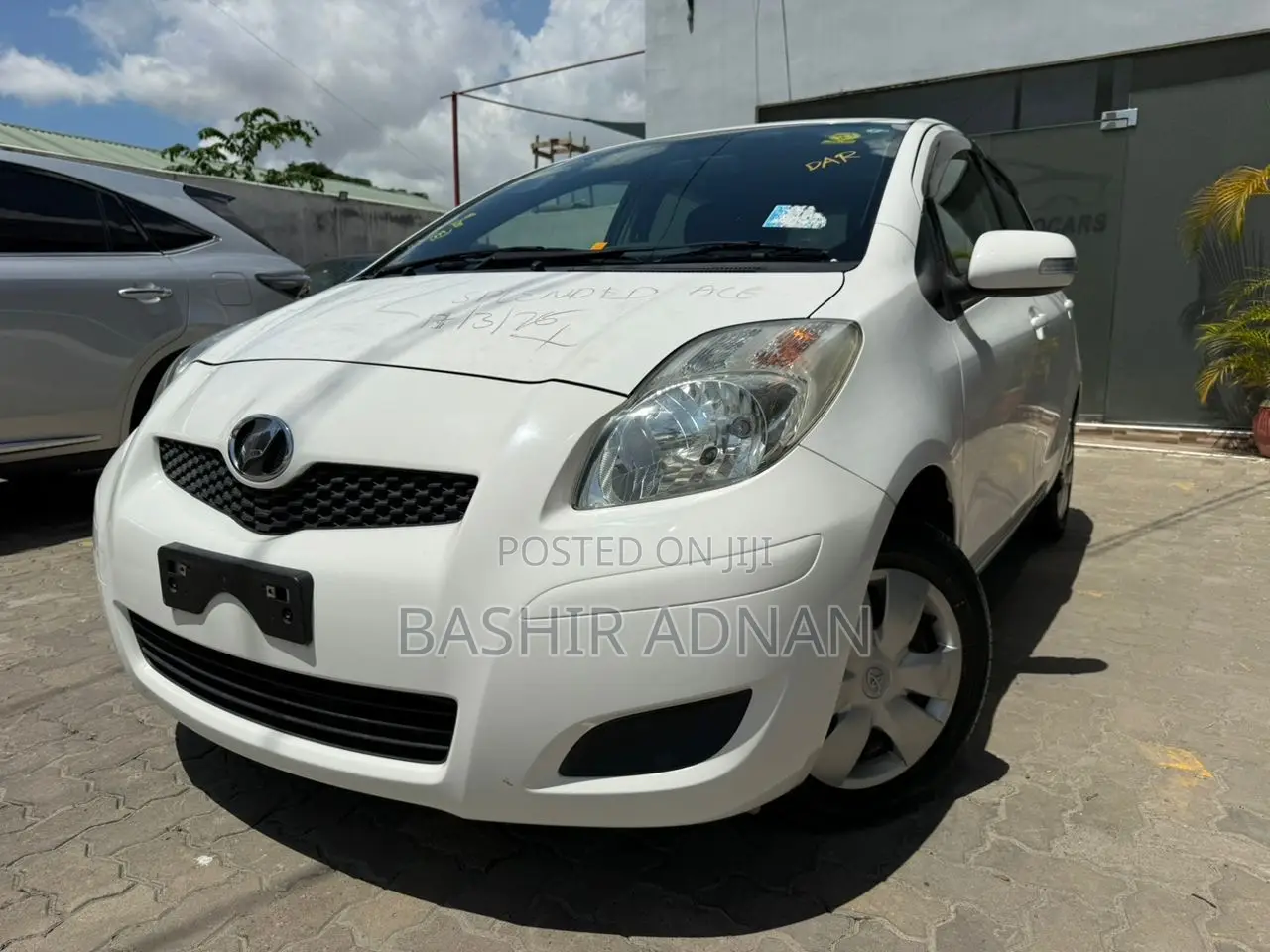 Toyota Vitz 1.0 FWD 5dr 2008 White
