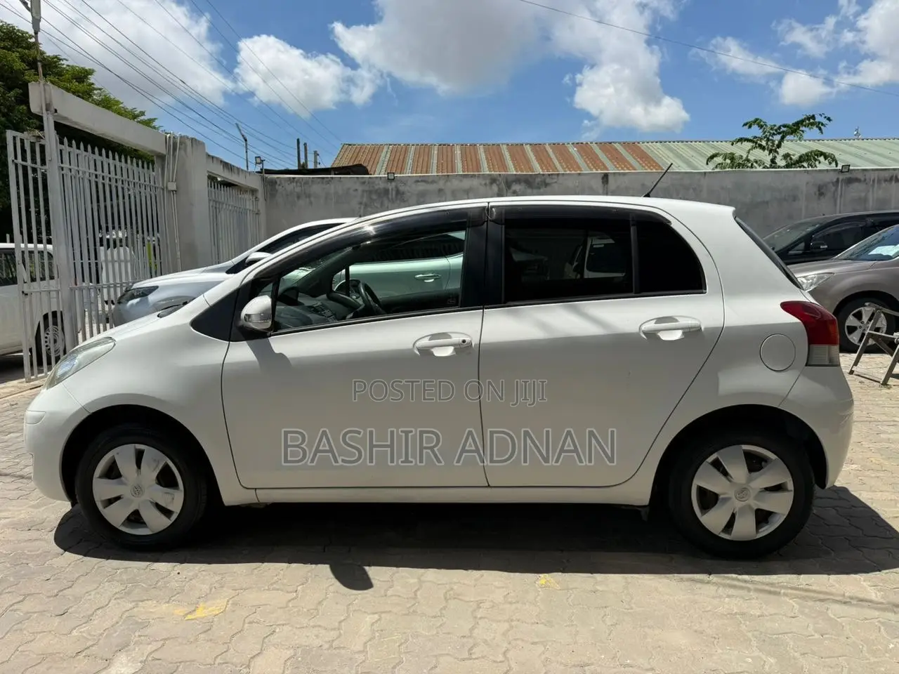 Toyota Vitz 1.0 FWD 5dr 2008 White
